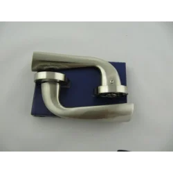 Klamka Silena na okrągłym szyldzie KL-HR-107